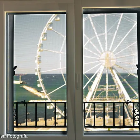 8 Archi Sul Mare Exclusive Ferris Wheel View